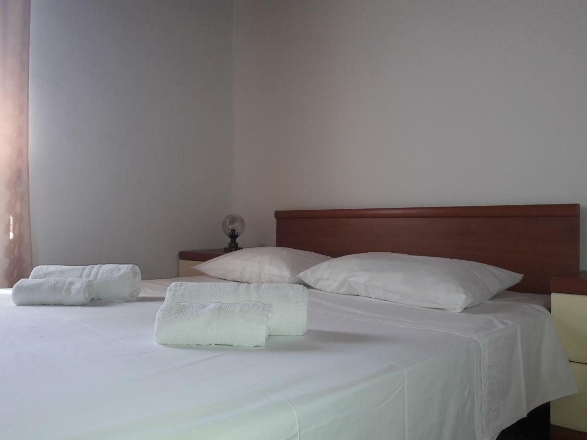 Small Apartment Merica Novalja Ngoại thất bức ảnh
